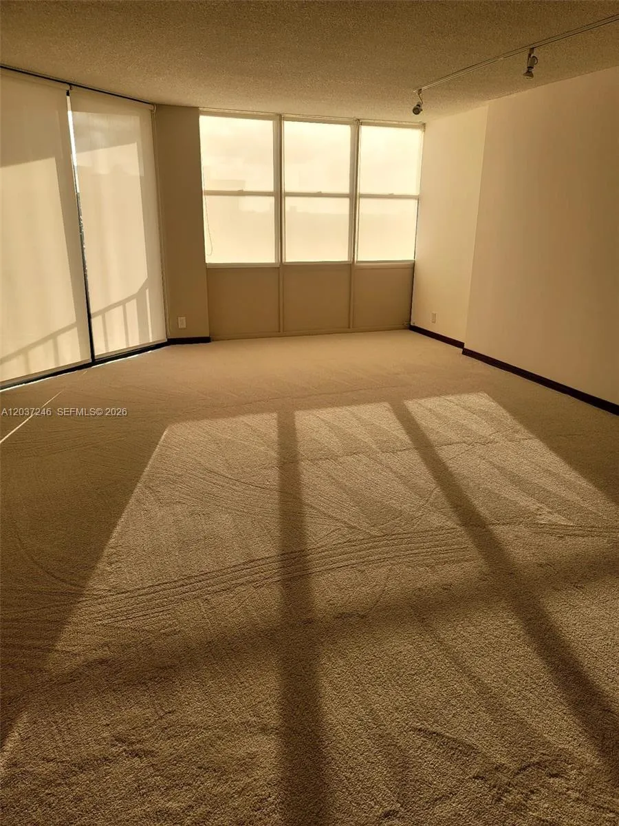 1901 Brickell Ave #B1807 Miami, FL 33129