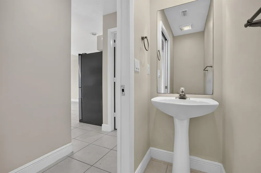 2146 COUNTRY GOLF DRIVE Wellington, FL 33414