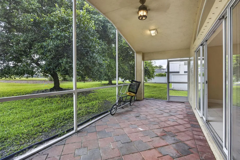 2146 COUNTRY GOLF DRIVE Wellington, FL 33414