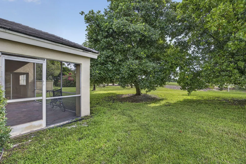 2146 COUNTRY GOLF DRIVE Wellington, FL 33414