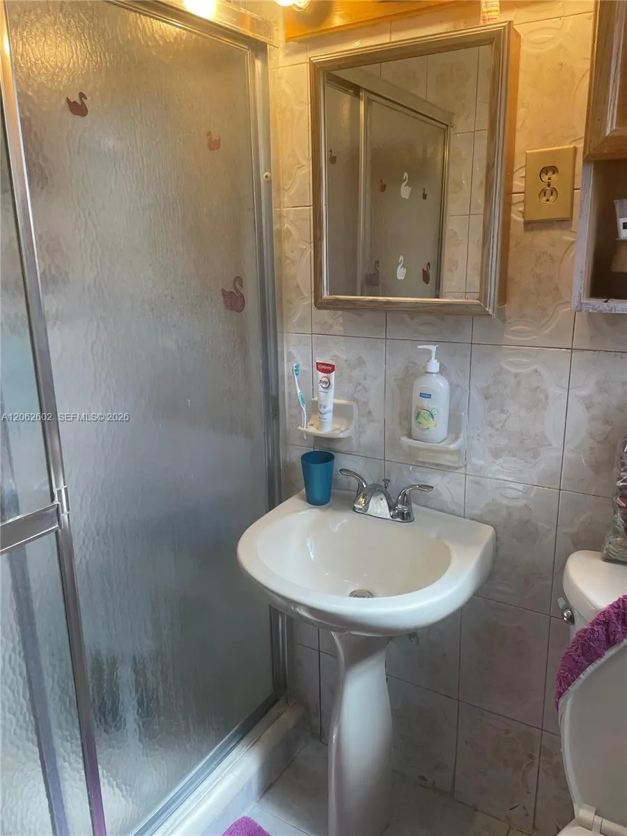 3265 NW 80th Ter Miami, FL 33147
