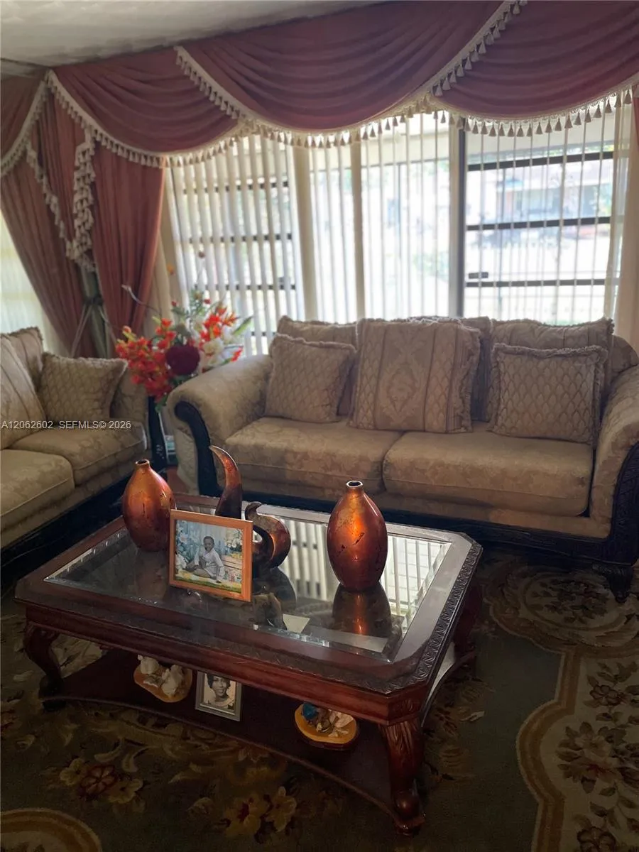 3265 NW 80th Ter Miami, FL 33147