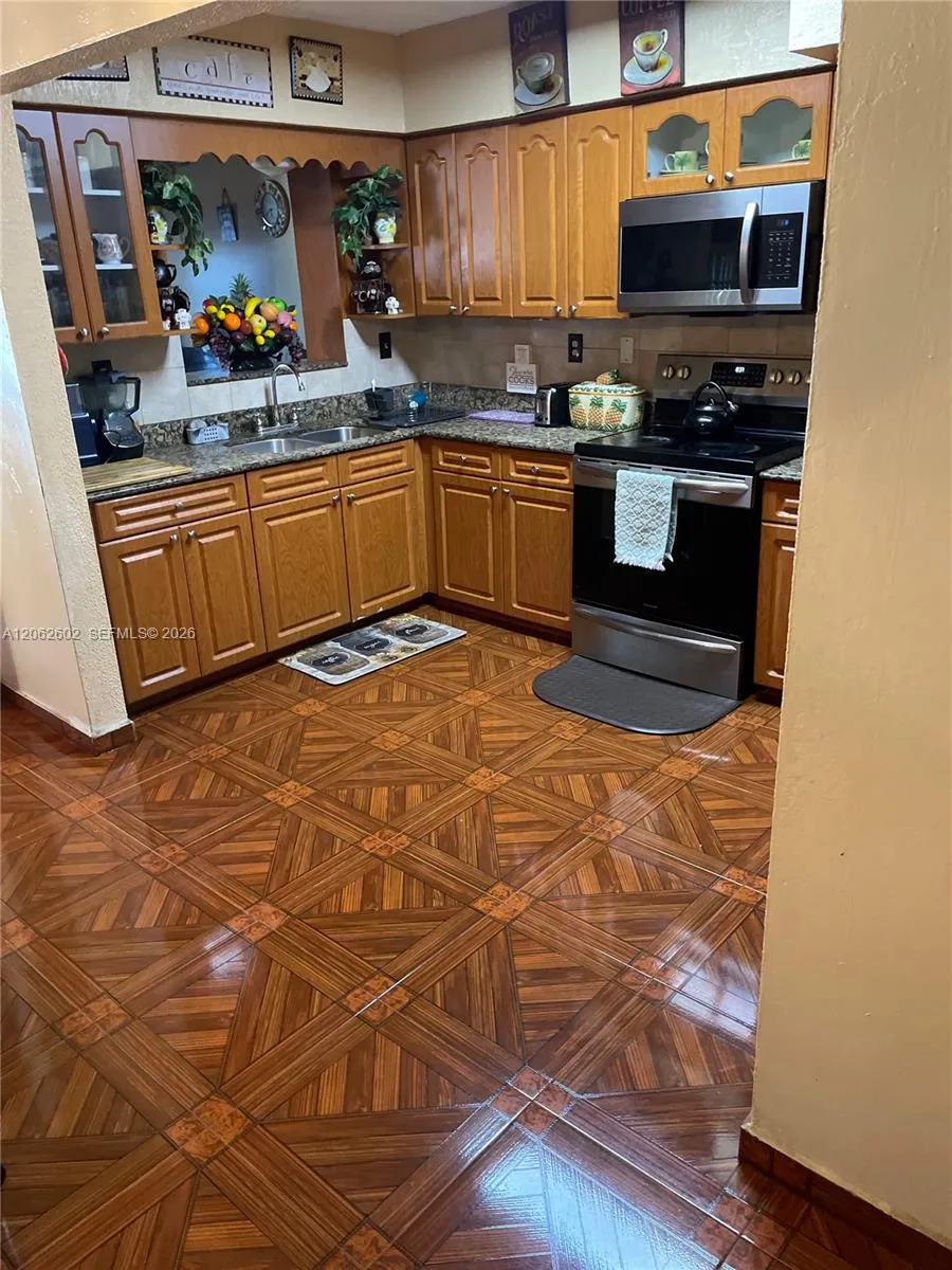 3265 NW 80th Ter Miami, FL 33147