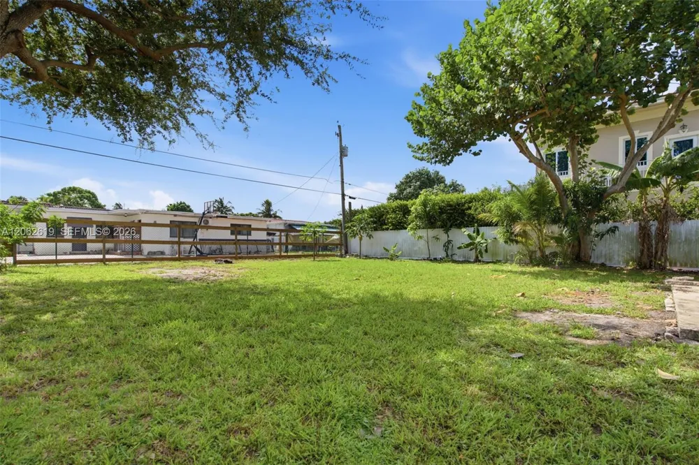 157 Lenape Dr Miami Springs, FL 33166