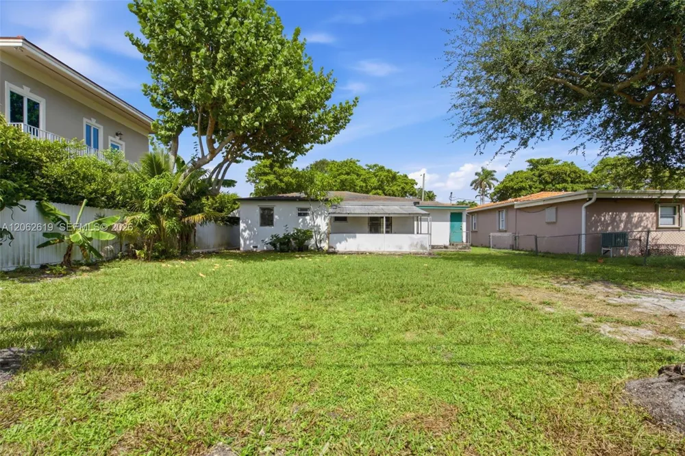 157 Lenape Dr Miami Springs, FL 33166