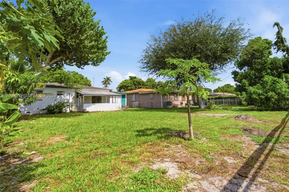 157 Lenape Dr Miami Springs, FL 33166
