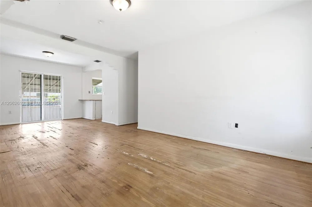157 Lenape Dr Miami Springs, FL 33166