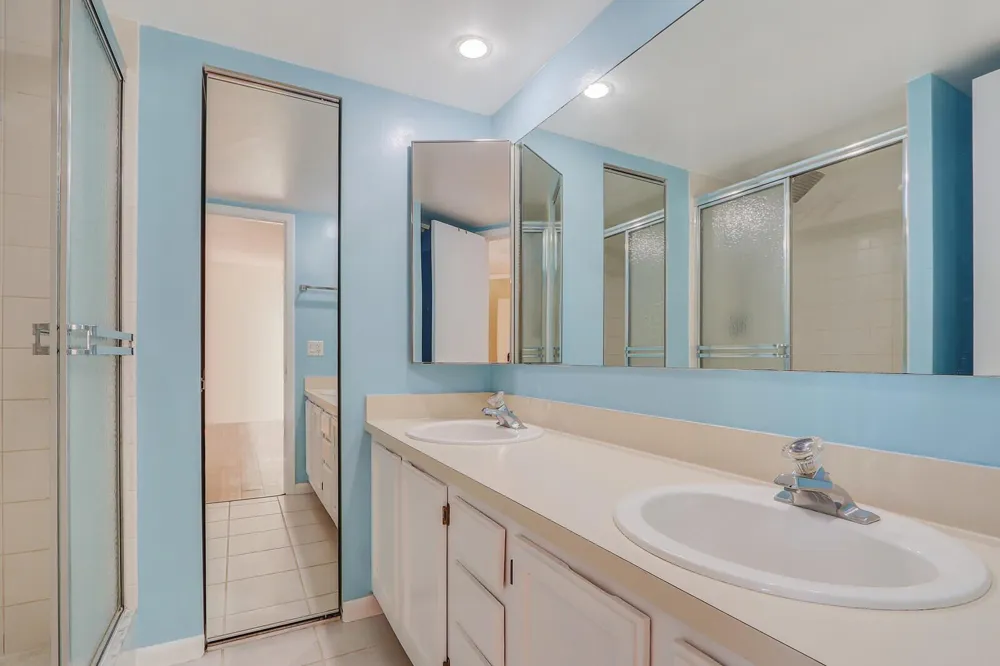 5633 SE WINDSONG LANE Stuart, FL 34997