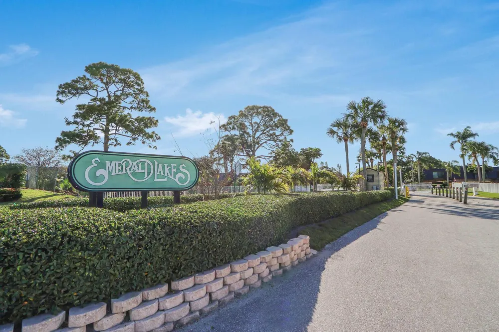 5633 SE WINDSONG LANE Stuart, FL 34997