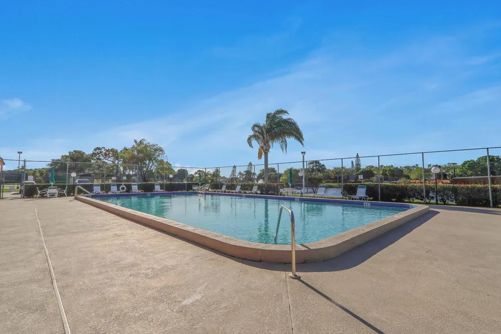 5633 SE WINDSONG LANE Stuart, FL 34997