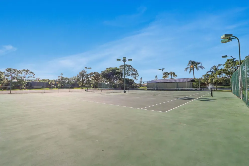 5633 SE WINDSONG LANE Stuart, FL 34997