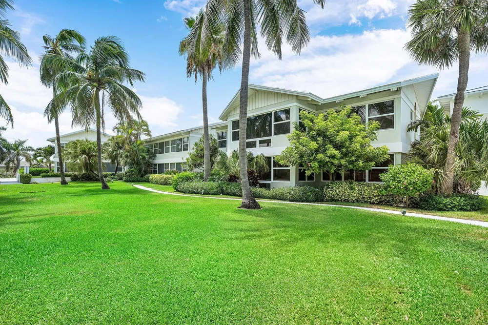 320 S OCEAN BOULEVARD #LC Delray Beach, FL 33483
