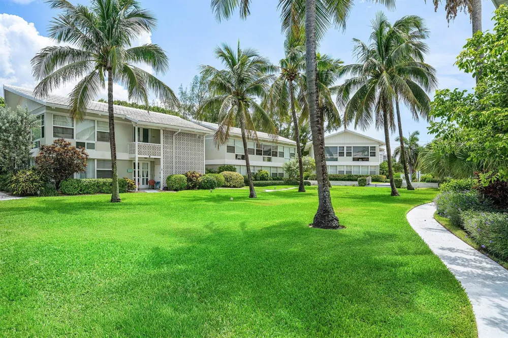 320 S OCEAN BOULEVARD #LC Delray Beach, FL 33483