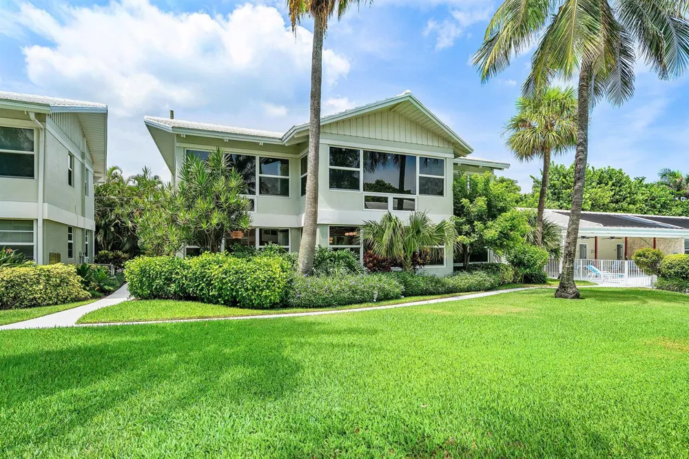 320 S OCEAN BOULEVARD #LC Delray Beach, FL 33483