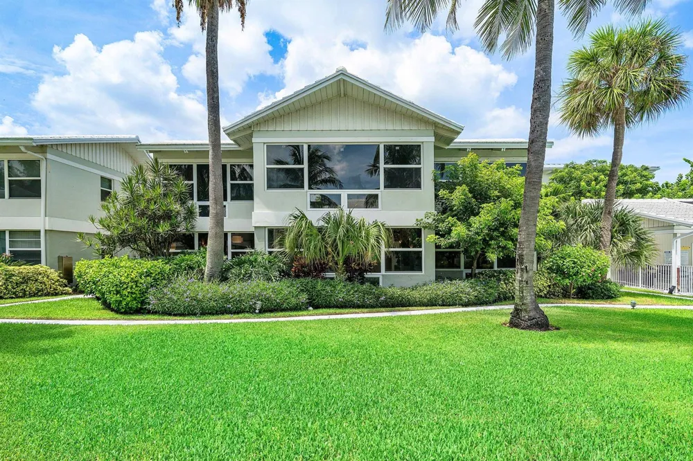 320 S OCEAN BOULEVARD #LC Delray Beach, FL 33483