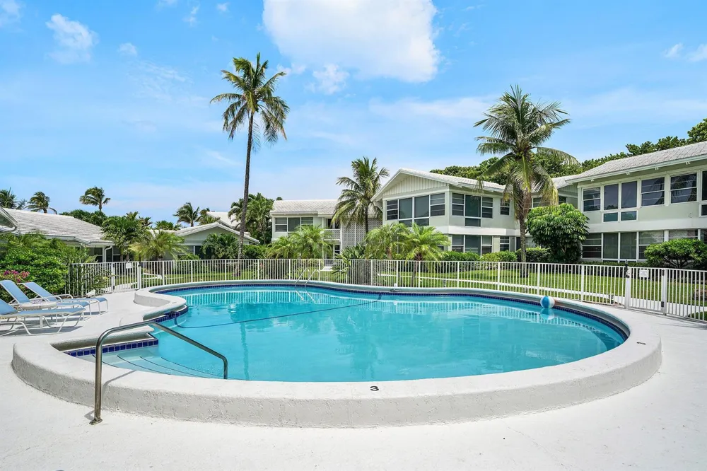 320 S OCEAN BOULEVARD #LC Delray Beach, FL 33483