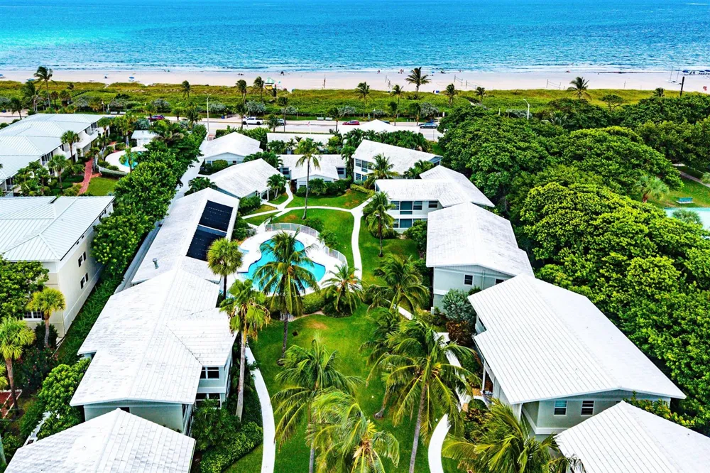320 S OCEAN BOULEVARD #LC Delray Beach, FL 33483