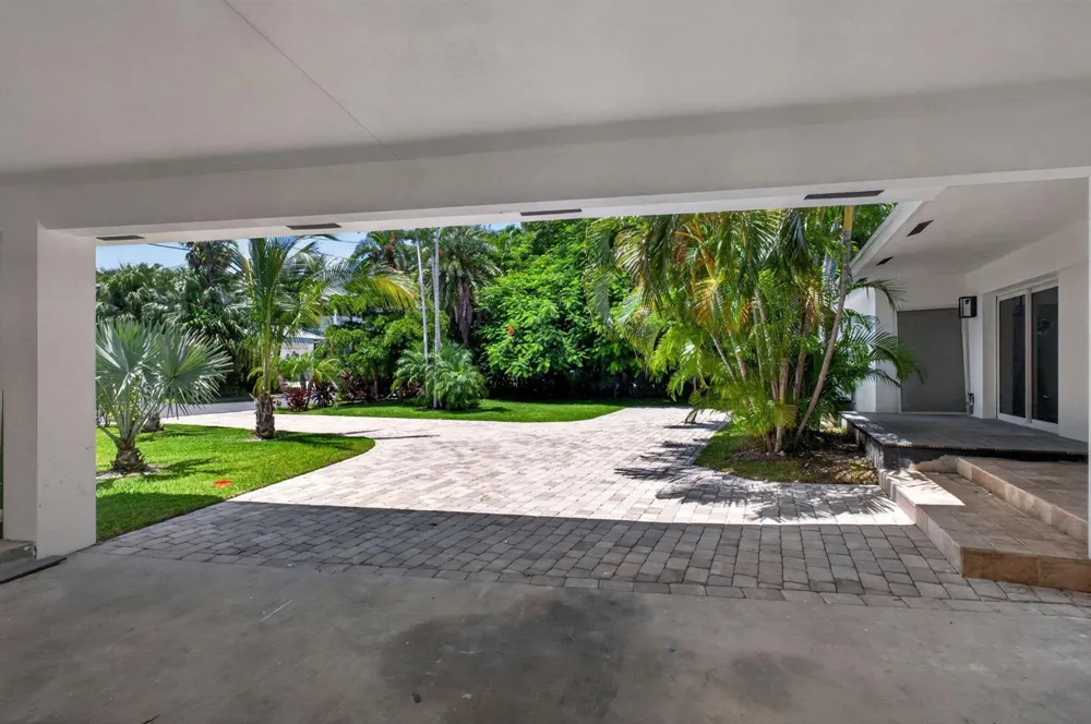631 Mashta Drive Key Biscayne, FL 33149