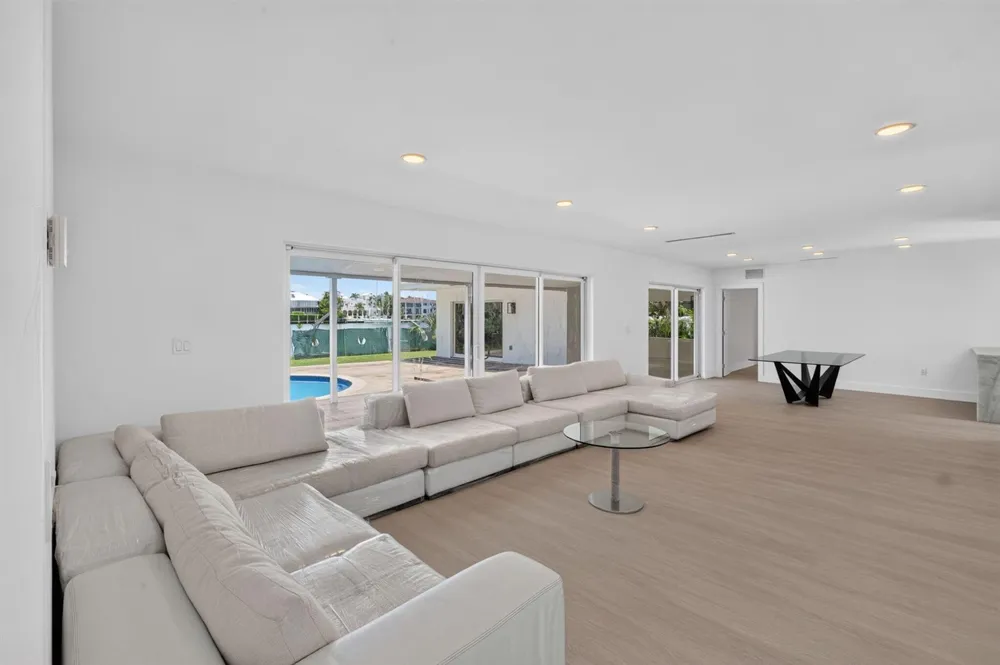 631 Mashta Drive Key Biscayne, FL 33149