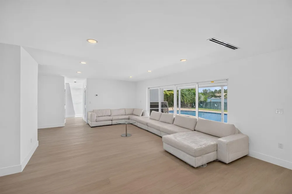 631 Mashta Drive Key Biscayne, FL 33149