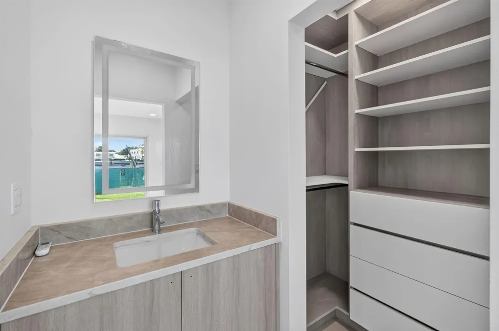 631 Mashta Drive Key Biscayne, FL 33149