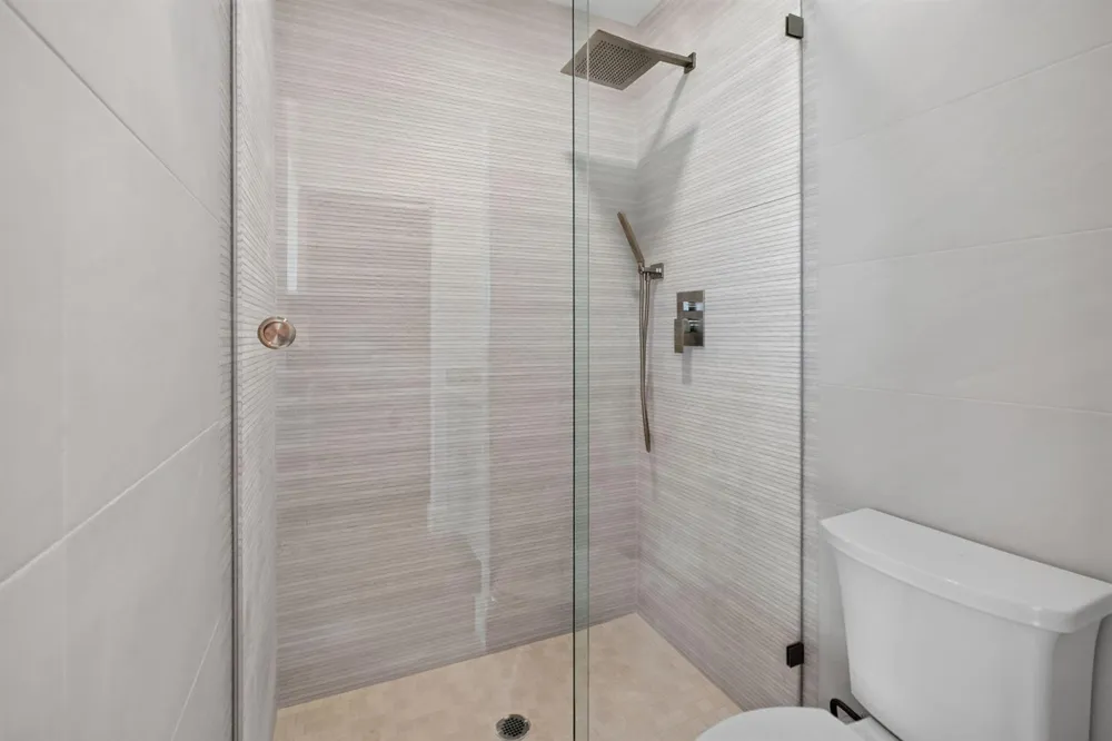 631 Mashta Drive Key Biscayne, FL 33149