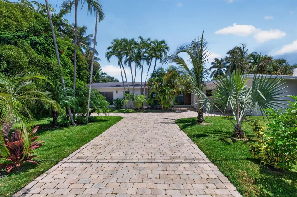 631 Mashta Drive Key Biscayne, FL 33149