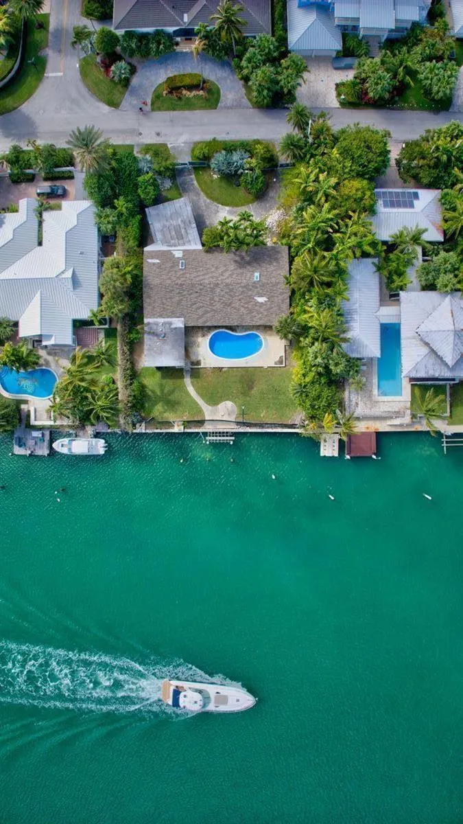 631 Mashta Drive Key Biscayne, FL 33149