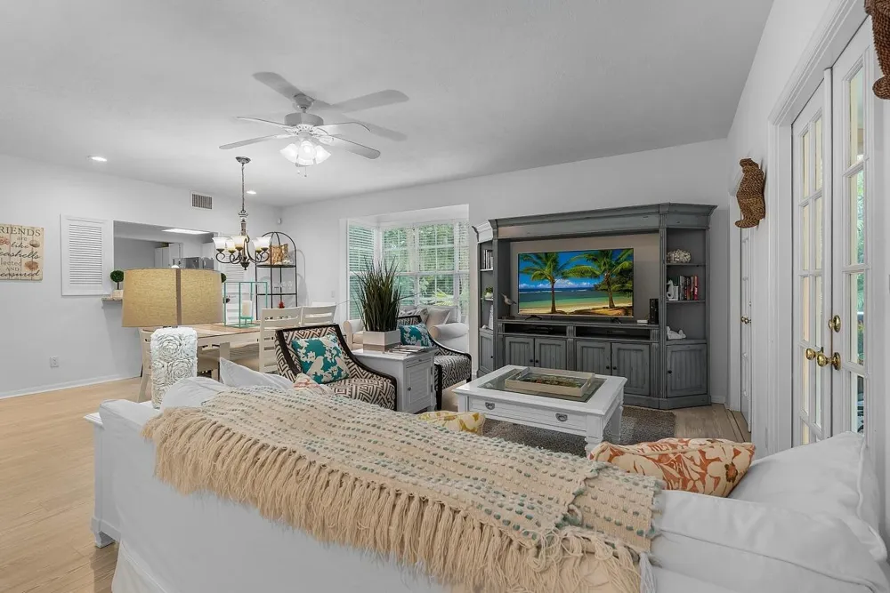 1260 PALMETTO COURT #106 Vero Beach, FL 32963