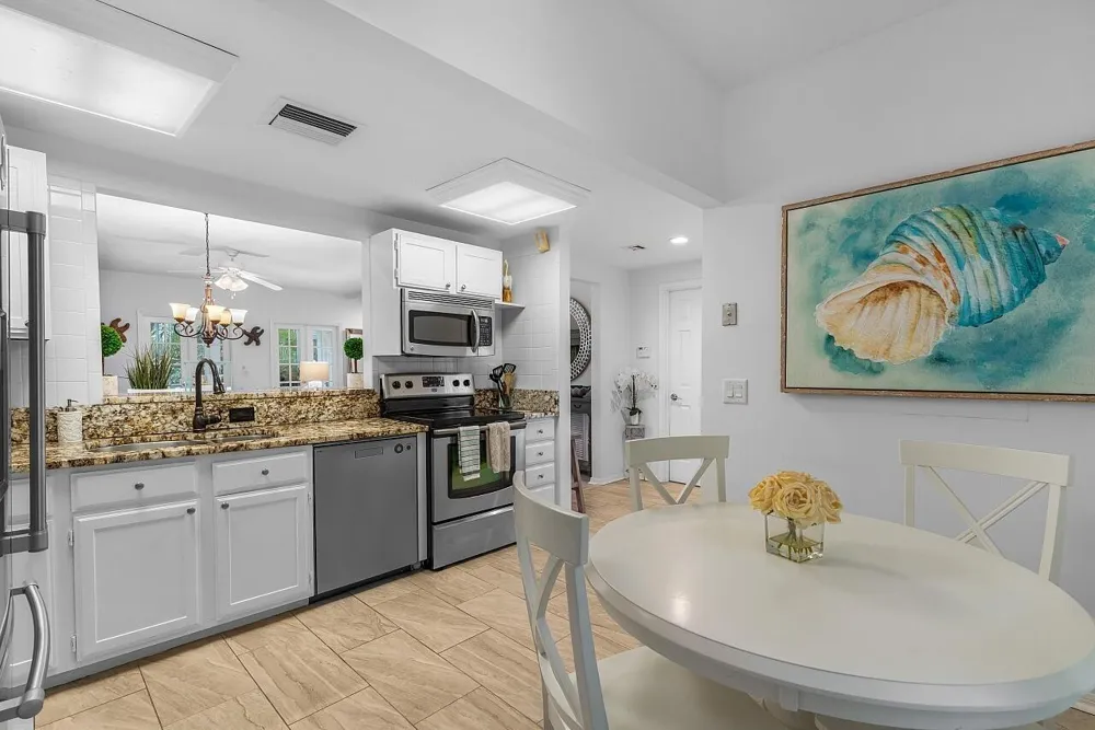 1260 PALMETTO COURT #106 Vero Beach, FL 32963