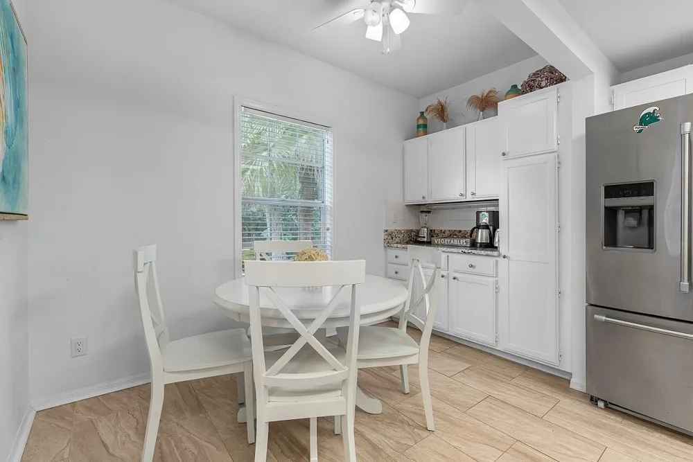 1260 PALMETTO COURT #106 Vero Beach, FL 32963