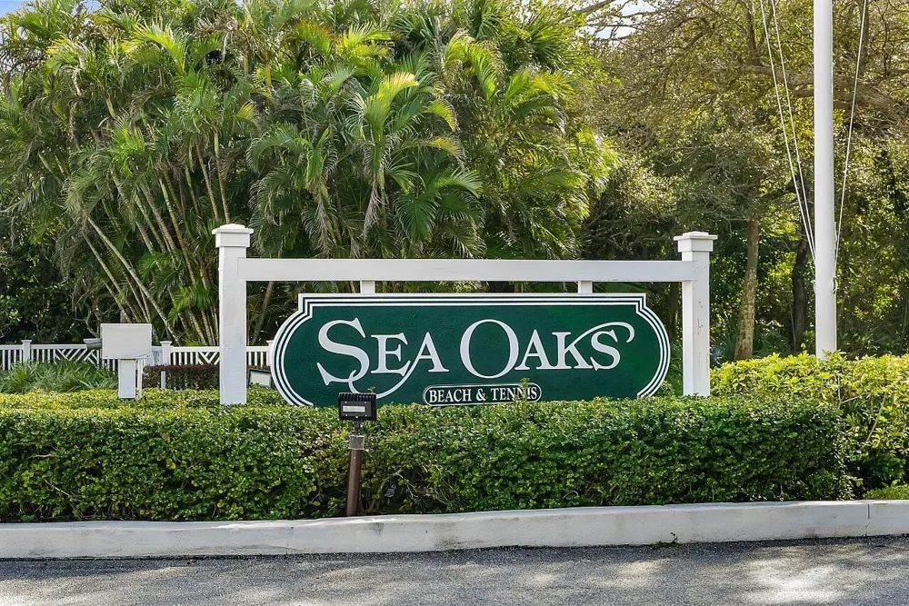 1260 PALMETTO COURT #106 Vero Beach, FL 32963