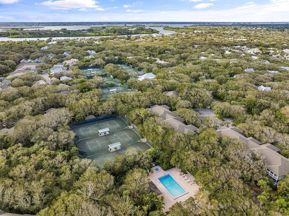 1260 PALMETTO COURT #106 Vero Beach, FL 32963
