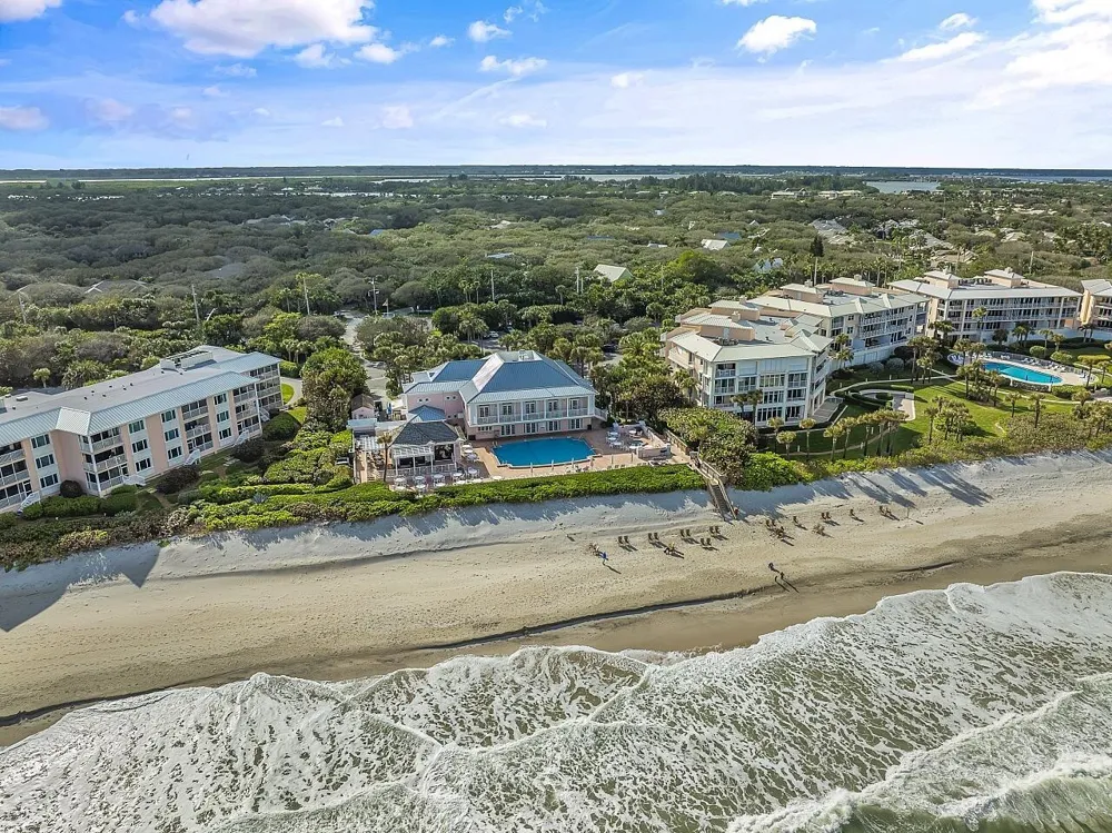 1260 PALMETTO COURT #106 Vero Beach, FL 32963