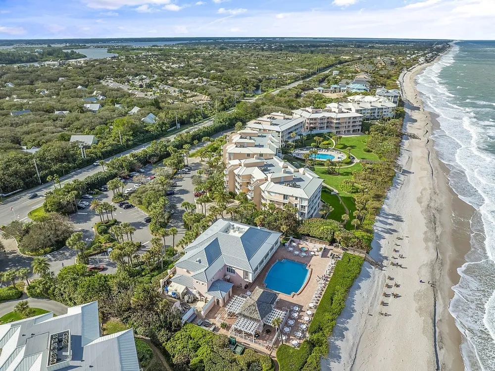 1260 PALMETTO COURT #106 Vero Beach, FL 32963