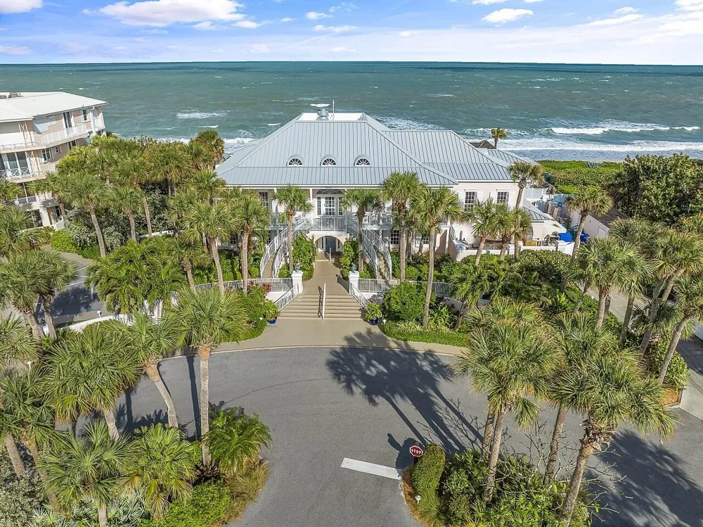 1260 PALMETTO COURT #106 Vero Beach, FL 32963