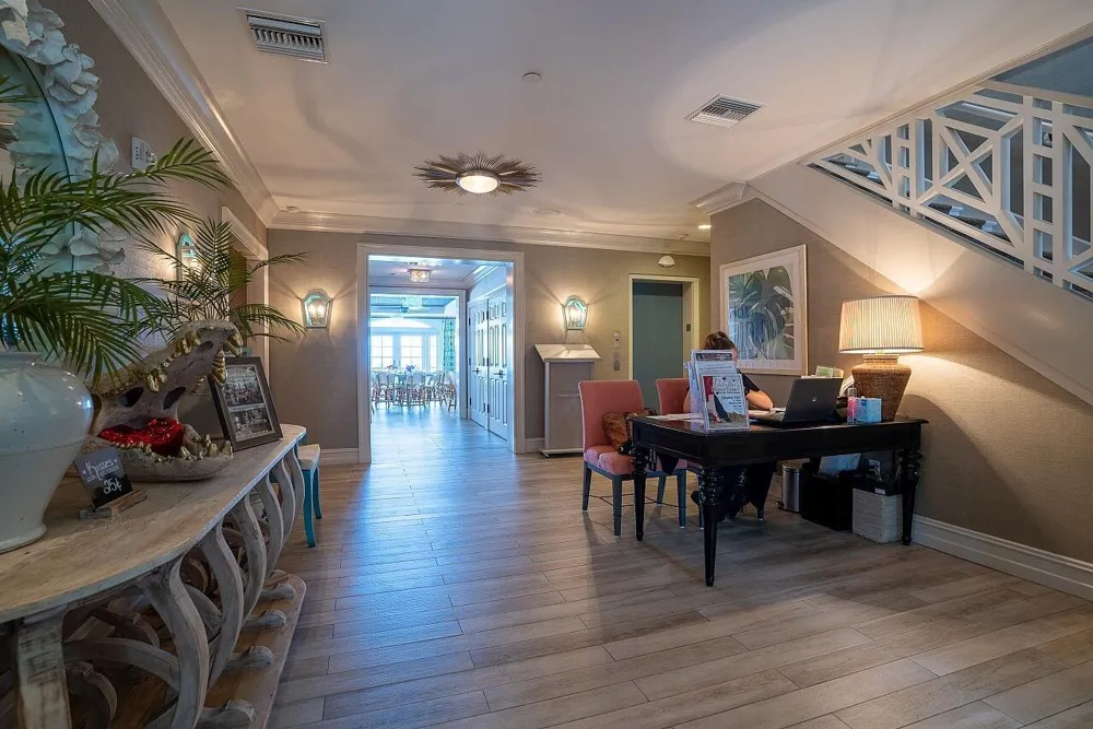 1260 PALMETTO COURT #106 Vero Beach, FL 32963