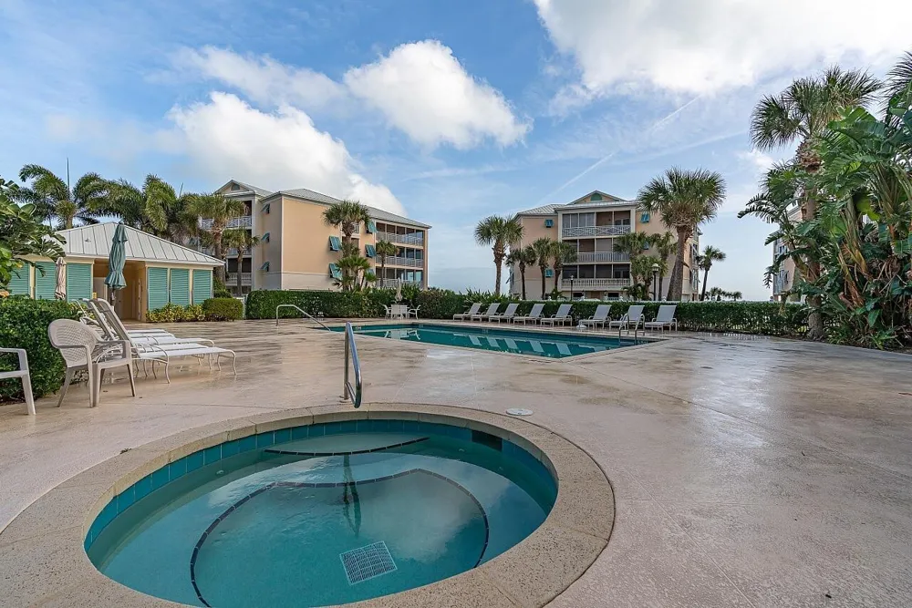 1260 PALMETTO COURT #106 Vero Beach, FL 32963