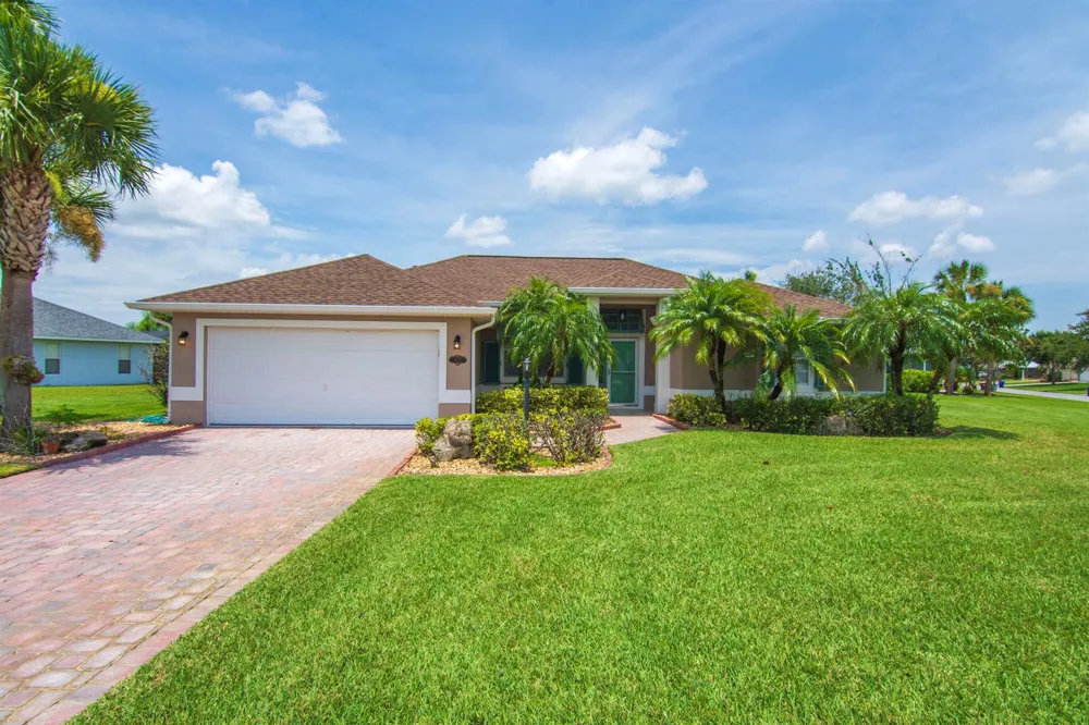 1025 SOUTHLAKES WAY SW Vero Beach, FL 32968