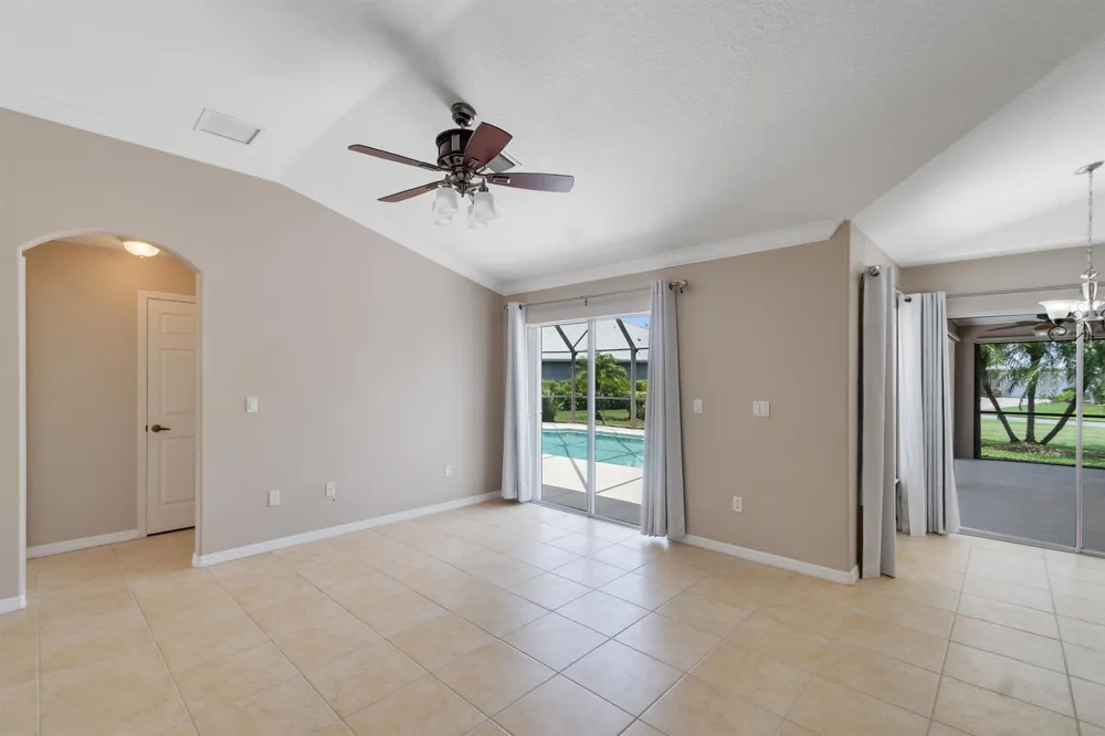 1025 SOUTHLAKES WAY SW Vero Beach, FL 32968