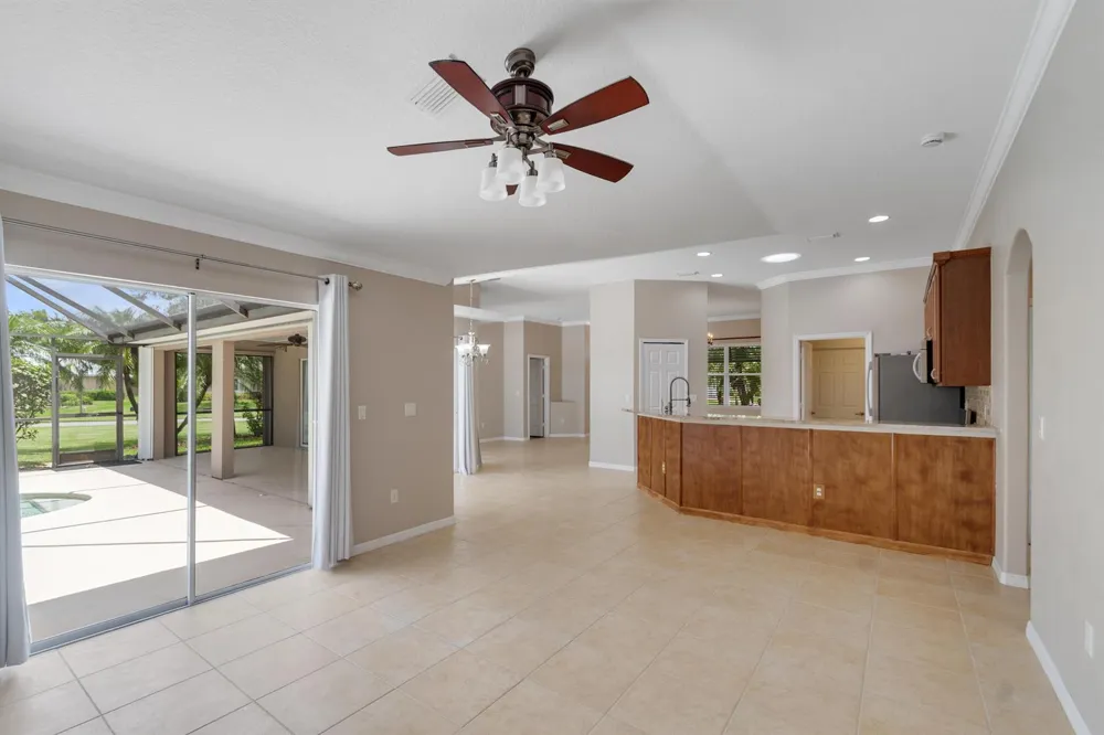 1025 SOUTHLAKES WAY SW Vero Beach, FL 32968