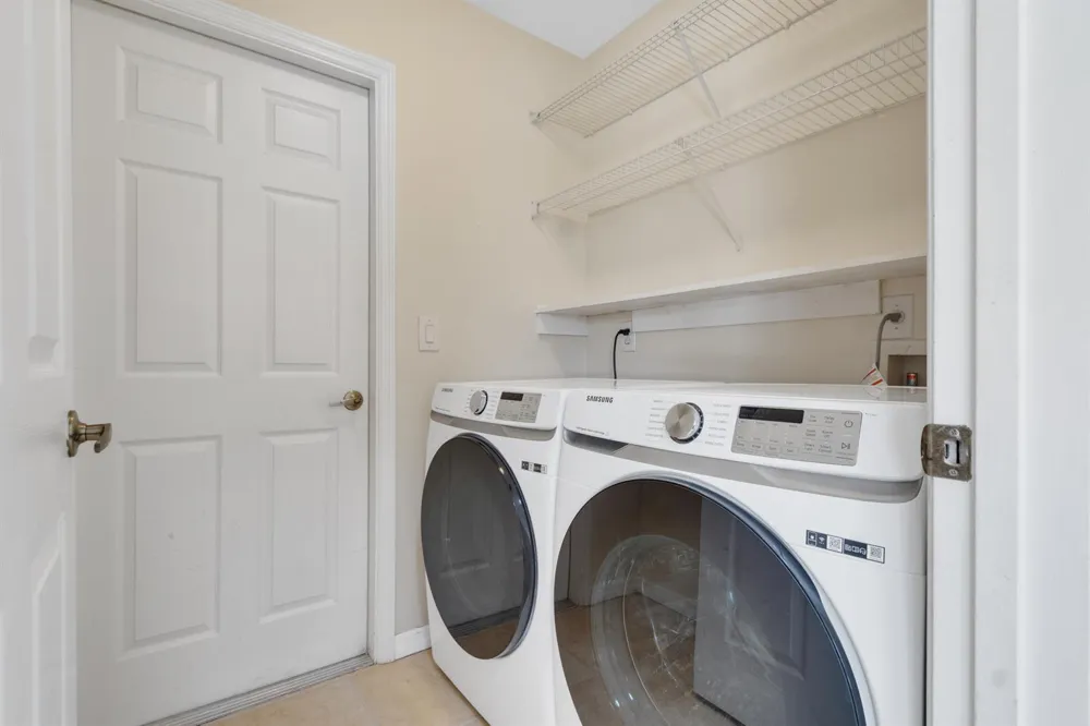 1025 SOUTHLAKES WAY SW Vero Beach, FL 32968