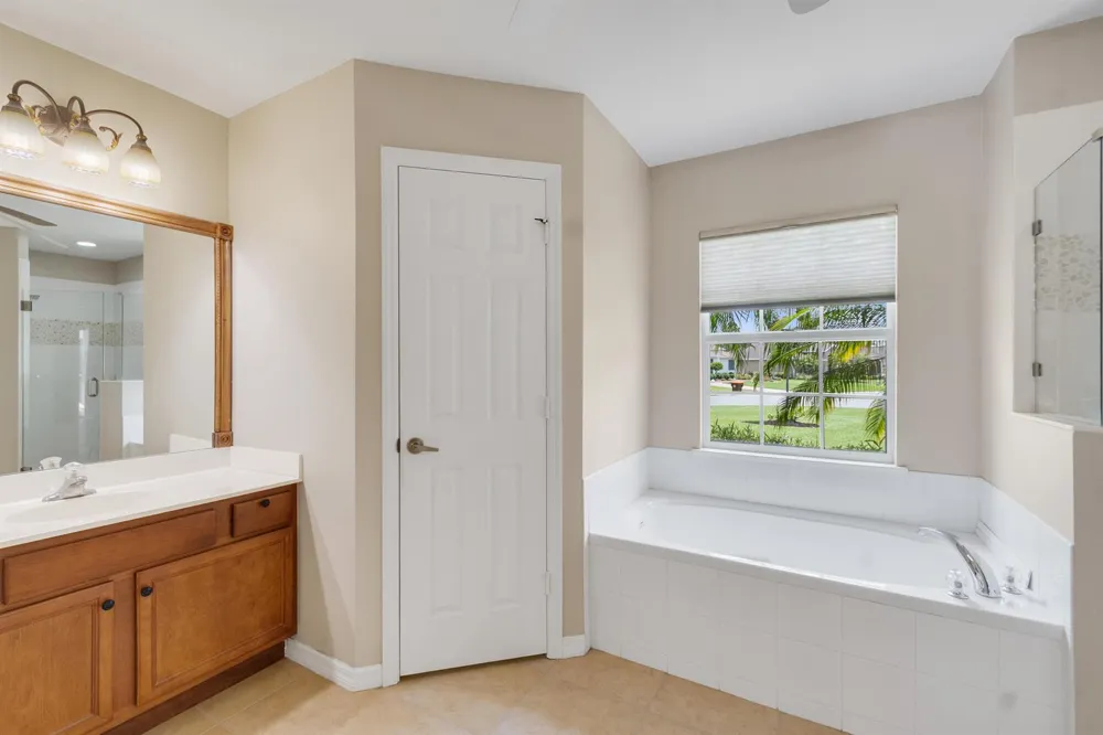 1025 SOUTHLAKES WAY SW Vero Beach, FL 32968