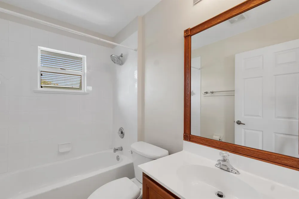1025 SOUTHLAKES WAY SW Vero Beach, FL 32968