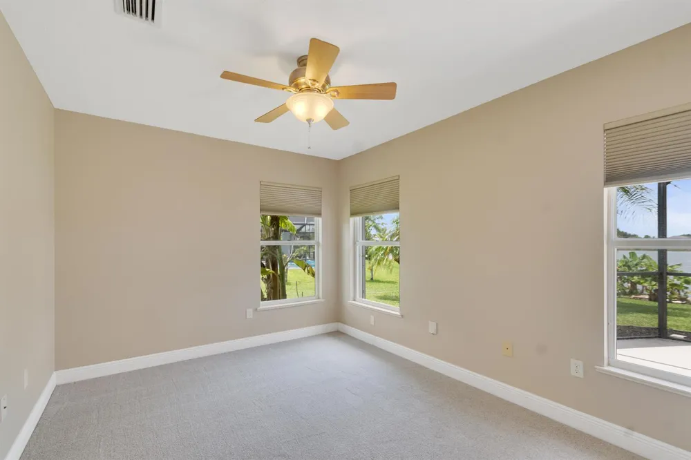 1025 SOUTHLAKES WAY SW Vero Beach, FL 32968
