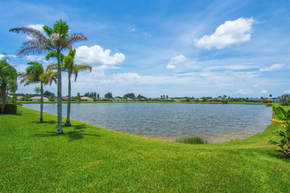 1025 SOUTHLAKES WAY SW Vero Beach, FL 32968