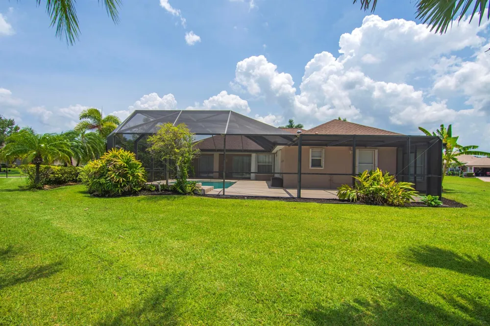 1025 SOUTHLAKES WAY SW Vero Beach, FL 32968