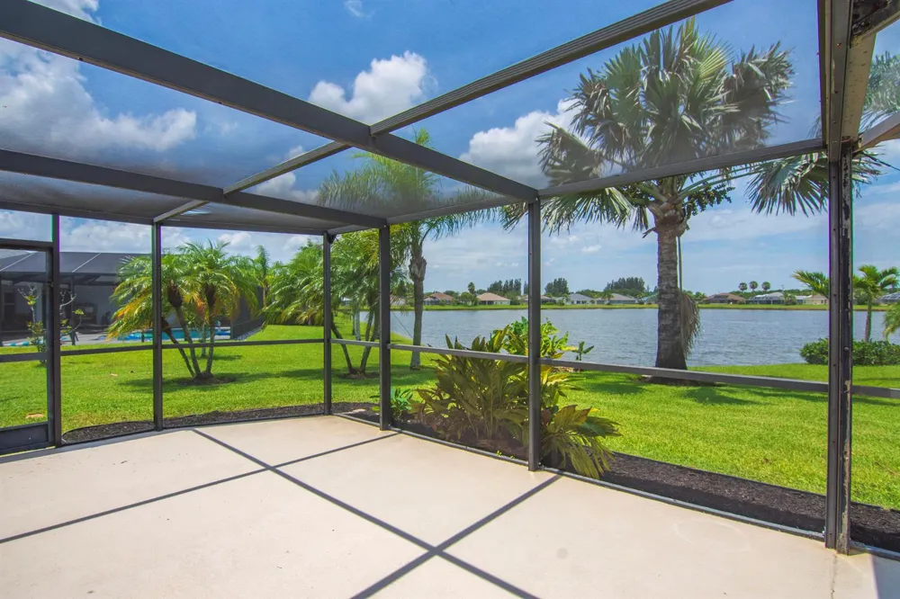 1025 SOUTHLAKES WAY SW Vero Beach, FL 32968
