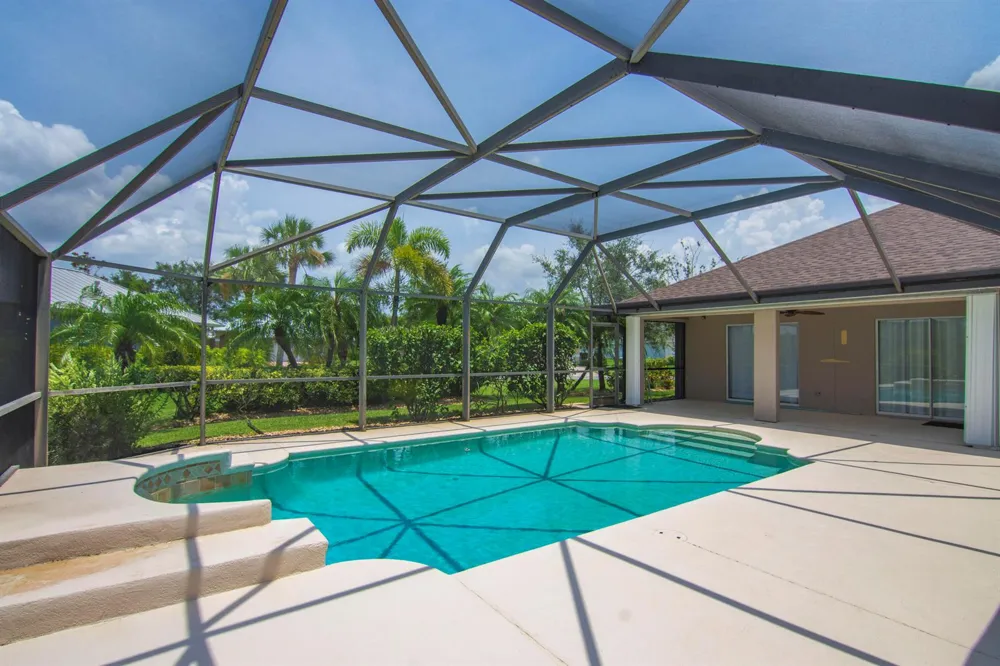 1025 SOUTHLAKES WAY SW Vero Beach, FL 32968