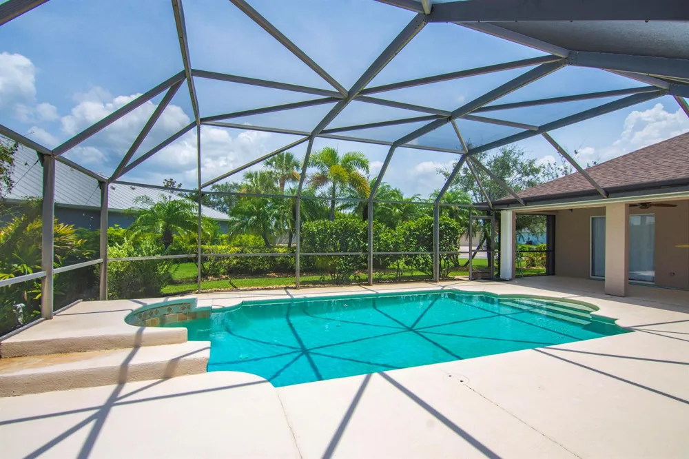 1025 SOUTHLAKES WAY SW Vero Beach, FL 32968